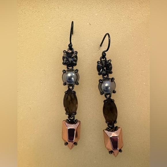Stella and Dot dangling earrings, jewels- black, bronzes and silver - Picture 2 of 3